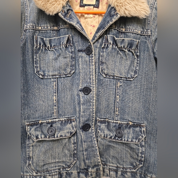 Abercrombie & Fitch Blue Denim Jacket with Cream Faux Fur Collar - Picture 2 of 7